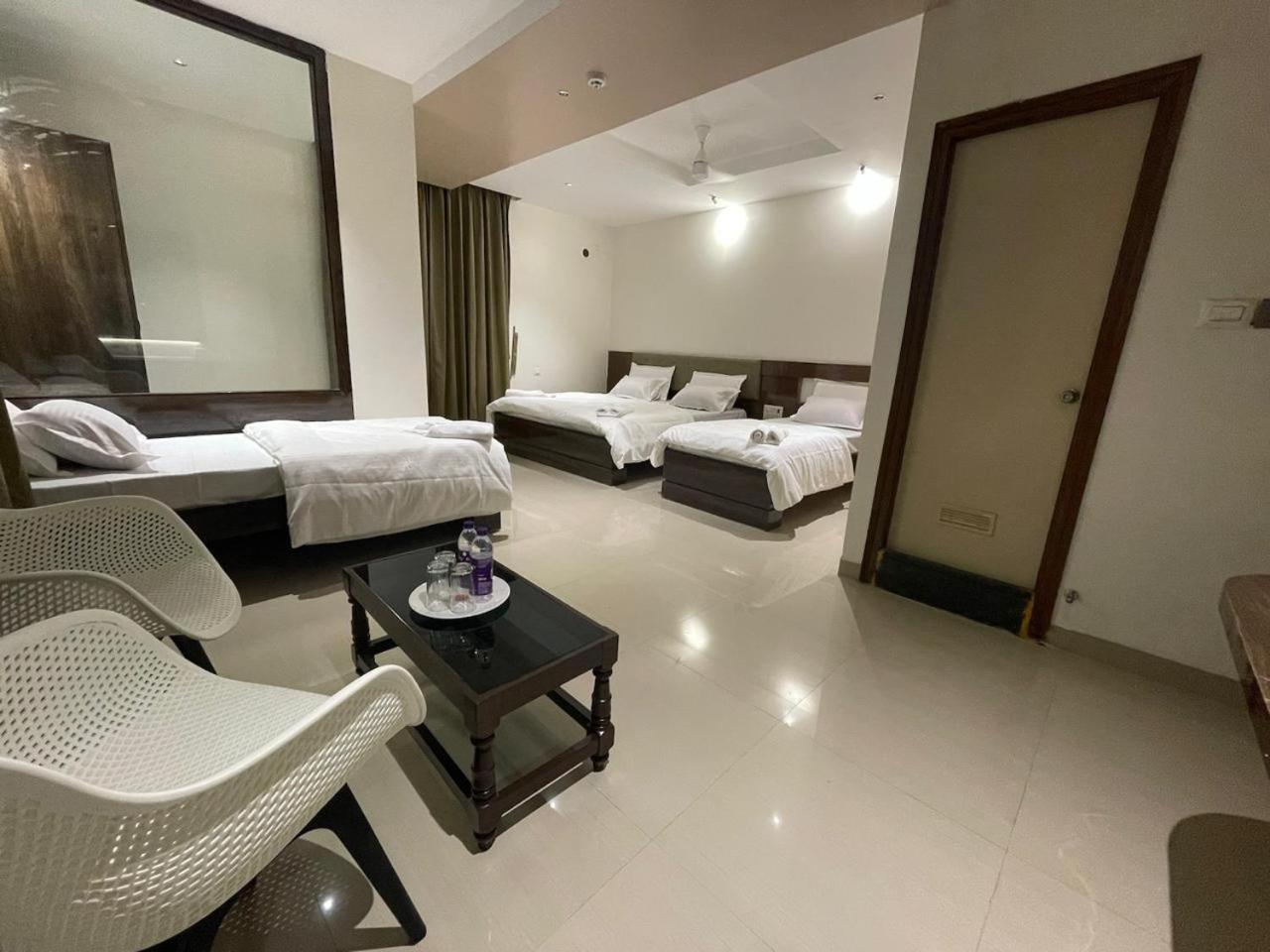 Model Grand Inn بيلاري المظهر الخارجي الصورة
