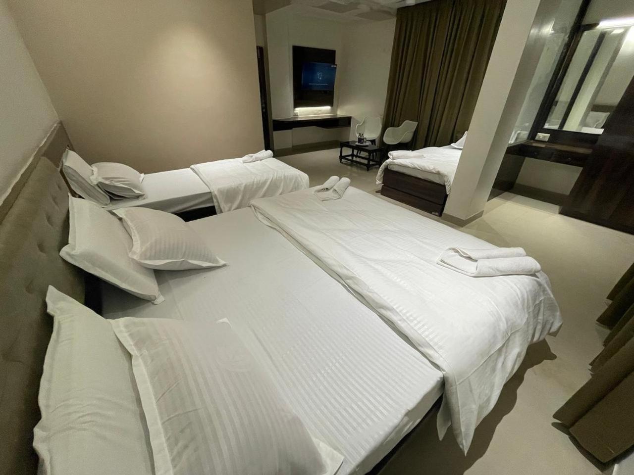 Model Grand Inn بيلاري المظهر الخارجي الصورة