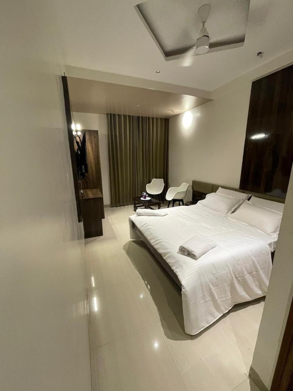 Model Grand Inn بيلاري المظهر الخارجي الصورة