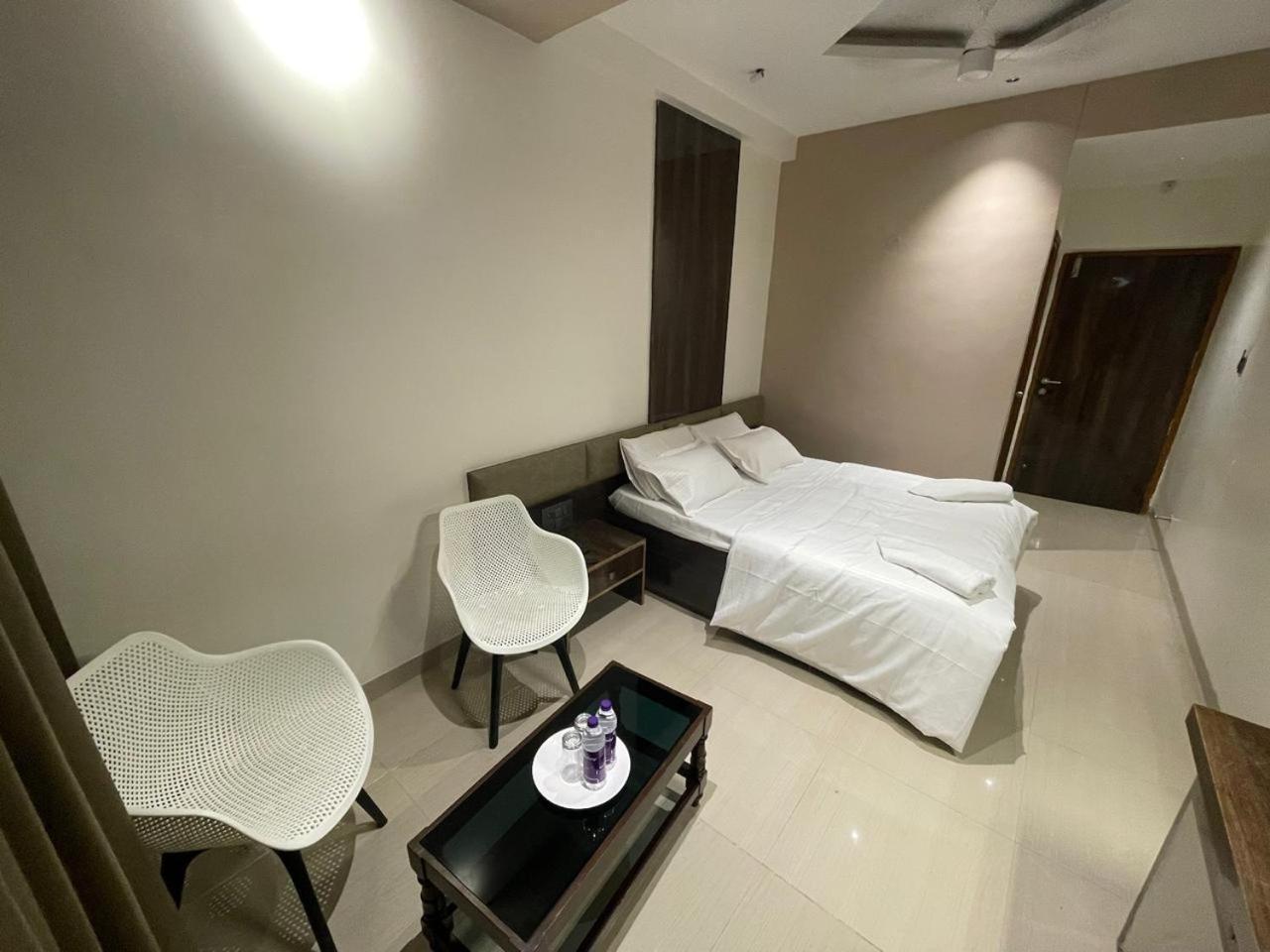 Model Grand Inn بيلاري المظهر الخارجي الصورة