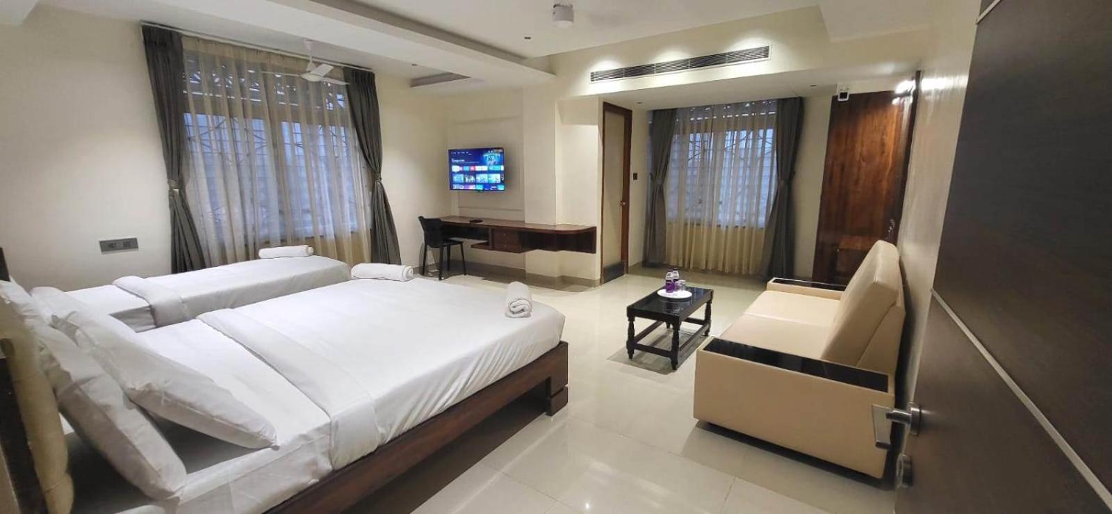 Model Grand Inn بيلاري المظهر الخارجي الصورة